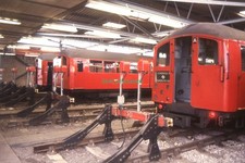 S117 35mm Slide London Transport Tube (4)