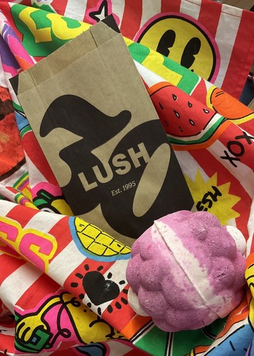 Lush the comforter bath - lush,