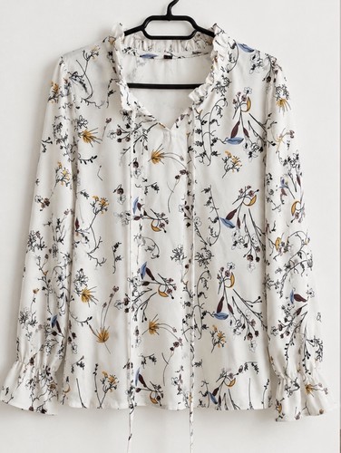 White floral ruffle neck - white,