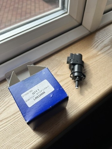 Lr032956 brake light switch - lr032956,