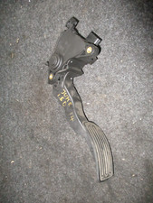 NISSAN JUKE F15 ACCELERATOR THROTTLE PEDAL 180024DA0B 2010 TO 2019