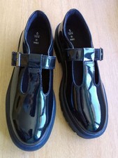 M & S SIZE 5 BLACK T BAR