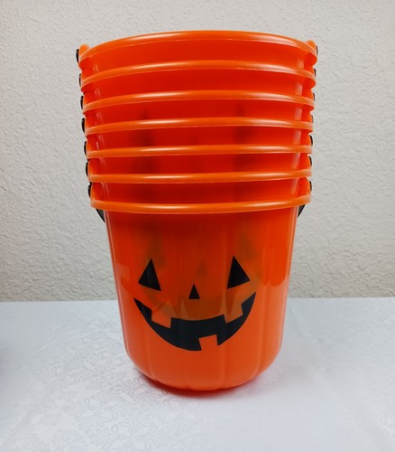 Plastic pumpkin treat bucket - plastic,
