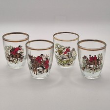 VINTAGE SET OF FOUR SHOT GLASSES DRINKING HUNTING SCENE HORSE AND HOUNDS