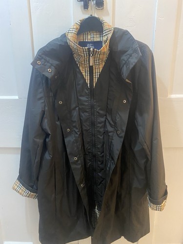 Burberry trench raincoat - burberry,