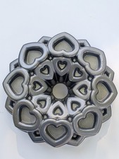 Wilton RETIRED Hearts Bundt