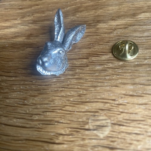 Pewter pin badge hare - pewter,