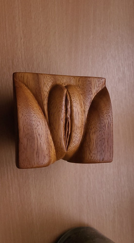 Vulva hand carved womans - hand,