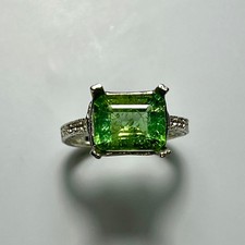8ct natural colour green - 3.8ct,