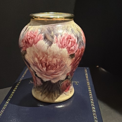 Boxed moorcroft enamel vase - moorcroft,
