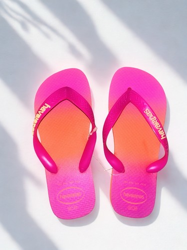 Bnwt girls havaianas flip - bnwt,