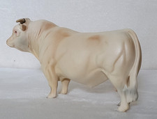 Beswick Vintage Matt Charolais Bull Designed by Alan Maslankowski No. 2463A