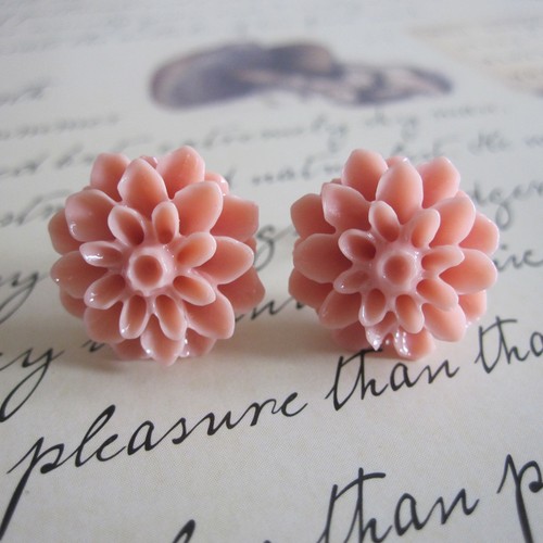 Colour block carved - carved, dahlia