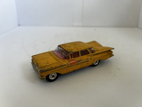 Corgi toys 221 chevrolet - toys, no