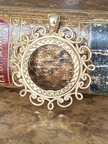 9ct gold half sovereign - 9ct,