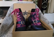 Joe Brown's boots size 8