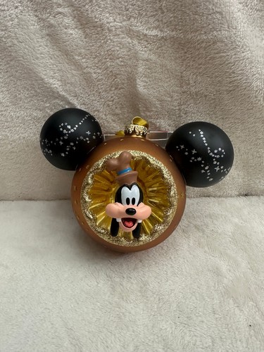 Disney store gorgeous goofy - disney,