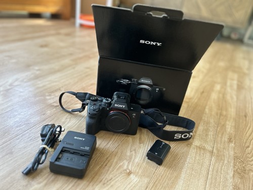 Sony a7r 61mp full - v, full-frame