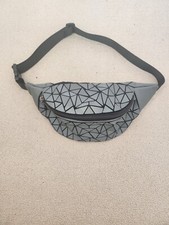 Grey and black adjustable bum bag faux leather. Hexagonal design