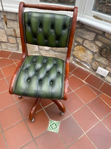 Green leather chesterfield - green,