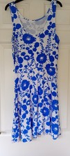 LADIES BLUE AND WHITE FLORAL