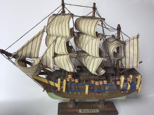 Vintage bounty wooden - h.m.s.,