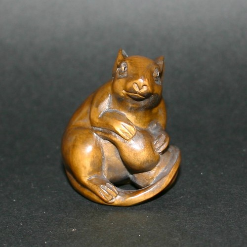 Netsuke boxwood mouse design - boxwood,