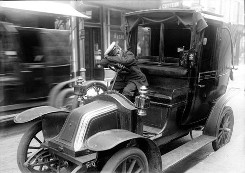 Taxi driver paris 1911 - in,