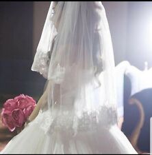 UK 2 Tier Short Wedding Veil Lace Edge Elbow Length Bridal Veil With Comb