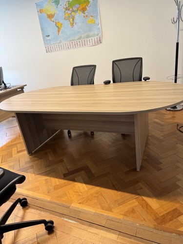 Office hippo end meeting - office, d-end