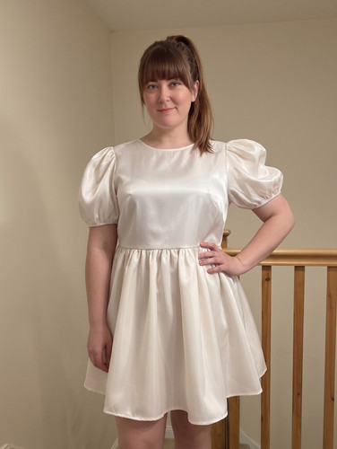 Boohoo taffeta ivory puff