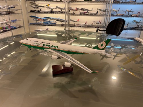 150 eva airways boeing - ,