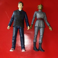 Dr Who 2010 Silurian Warrior Alaya & The Doctor (David Tennant with Red Converse