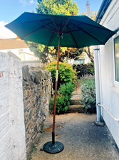 DARK GREEN  HARDWOOD TILTABLE  GARDEN PARASOL/UMBRELLA  - HOMEBASE - NEVER USED!