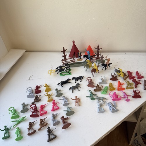 Vintage plastic soldiers - plastic,