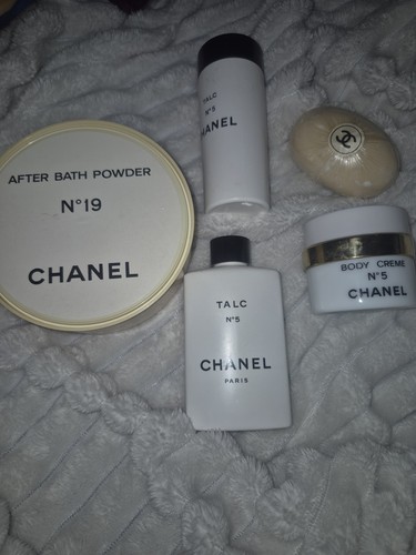 Vintage chanel 19 - &,
