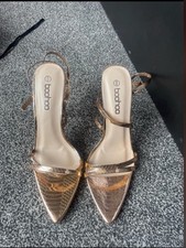 Boohoo Rose Gold Size 6 Heels