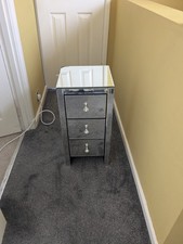 Venetian mirrored chest of
