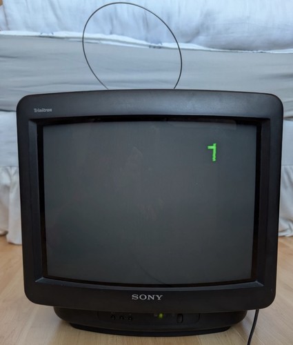 Sony trinitron m1400u - trinitron, kv-m1400u