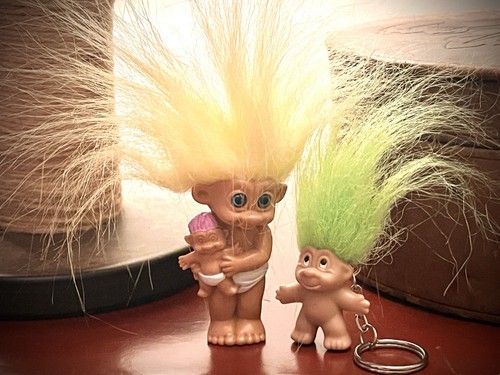 Troll figures yellow green - troll, figures~yellow