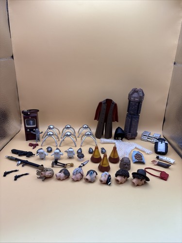 Doctor who figure accessories - who,
