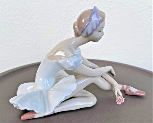 Lladro rose ballerina - rose, figurine