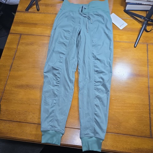 Lululemon size 2 dance - us,