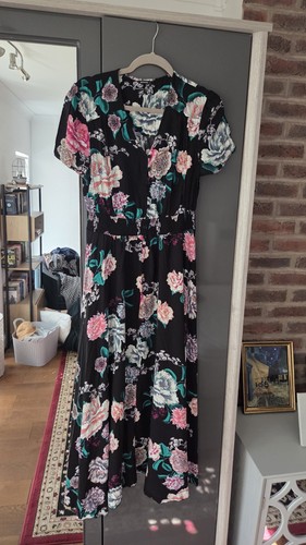 Beautiful flowery roman dress - flowery,