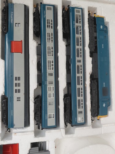 Hornby royal mail train - royal, set