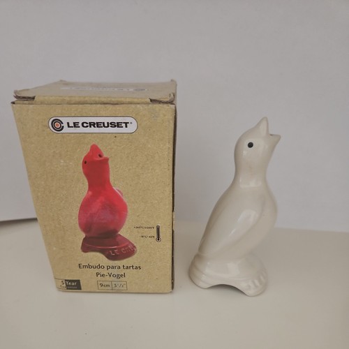 Creuset pie bird funnel - le,