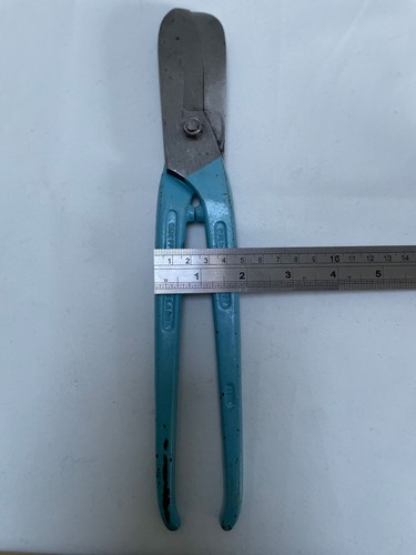 Vintage gilbow tin - gilbow,