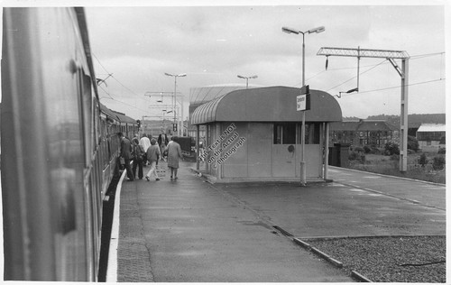 1987 dumbarton east train - dumbarton,