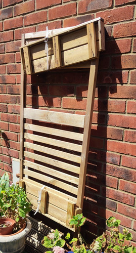 Slatted wooden wall mounted - wooden,