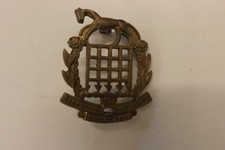 MILITARY CAP BADGE BERKSHIRE AND WESTMINSTER DRAGOONS 4.25CMS X 3.25CMS (4263)